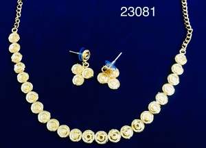 ชุดเครื่องประดับ MOLL JEWELLERS สไตล์อินเดียทันสมัย ชุบทอง 24K ประดับดอกไม้ สร้อยคอ ต่างหู ประดับเพชรซิร์คอน สำหรับผู้หญิง เหมาะสำหรับงานหมั้น งานแต่งงาน ของขวัญ - Product Image 4