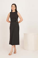 Robe midi élégante sans manches avec détail chaîne et design enveloppant en noir pour le bureau, au design confortable et esthétique