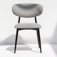 Chaise de salle à manger rembourrée Vandana Zentrix Vista Grey avec un design ergonomique moderne et un confort premium