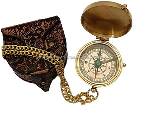 เข็มทิศกระเป๋าแบนทองเหลืองเดินเรือพิมพ์ไม่ซ้ําใครกับเข็มทิศแกะสลัก Brother ของฉันพร้อมกล่องหนังตกแต่ง - Product Image 6