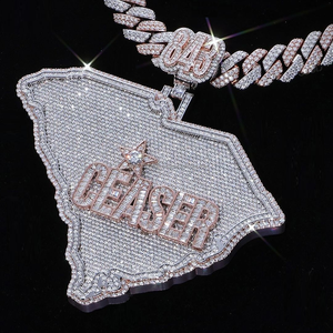 จี้ห้อยคอรูปทรงประเทศหรือทวีปแบบคลาสสิก ดีไซน์ตามสั่ง ทำจากเงินสเตอร์ลิงหรือชุบทอง ประดับเพชรโมอิสซาไนต์ VVS เต็มชิ้น - Product Image 1