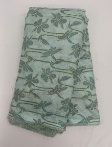 Tissu en lin pur de qualité supérieure, imprimé numérique floral, doux et respirant, pour robes d'été, saris et kurtis – Vente en gros - Product Image 2