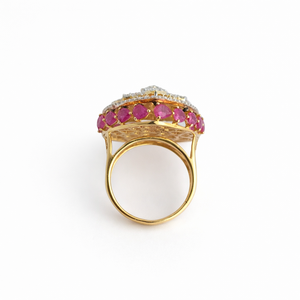 แหวนทองคำ 18K ประดับเพชรทรงสามเหลี่ยม พร้อมขอบทับทิม สำหรับผู้หญิง ดีไซน์หรูหรา เหมาะสำหรับงานแต่งงาน งานเลี้ยง หรือเป็นของขวัญ - Product Image 3