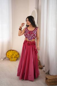 Lehenga Choli de diseñador de Rayón pesado de 5 metros, con bordado de espejo completamente cosido, con Lagdi Patta, encaje, Latkan y Garba. - Product Image 2