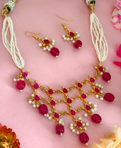Ensemble collier et boucles d'oreilles en laiton plaqué or de qualité supérieure, serti de moissanite, pour femmes, collection mariage. - Product Image 2