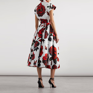 Robe chemise midi plissée en coton imprimé à col polo blanc et manches courtes pour femme, collection Printemps-Été, personnalisable par le fabricant de vêtements - Product Image 2