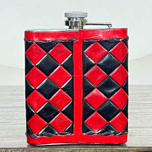 Petaca de bolsillo personalizada 2026 de cuero genuino a cuadros hecha a mano, petaca de acero inoxidable a prueba de fugas, petaca portátil para whisky - Product Image 6