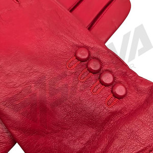 ถุงมือหนัง SALVA LEATHER สำหรับฤดูหนาว ดีไซน์ทันสมัย ใช้งานหน้าจอสัมผัสได้ ความยาวระดับข้อมือ คุณภาพพรีเมียม สวมใส่สบาย ผลิตจากหนังแกะ Cabretta - Product Image 3