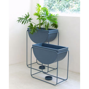 Macetas de Hierro Azul con Recubrimiento Dorado y Soporte Resistente, Perfectas para una Decoración de Jardín Elegante - Product Image 1