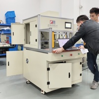 Équipement de moulage à basse pression à table rotative pour composants électroniques et modules de connecteurs