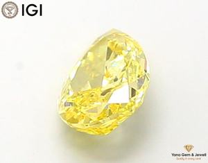 เพชรทรงลูกแพร์ 1.00 กะรัต ผลิตในห้องปฏิบัติการด้วยวิธี CVD พร้อมใบรับรอง IGI สีเหลืองแฟนซีสดใส ความสะอาดระดับ VVS2 สำหรับจี้หรูหรา - Product Image 4