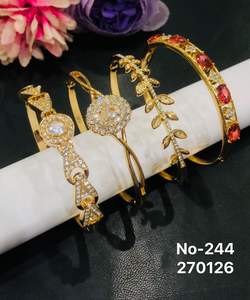 กำไลข้อมือสแตนเลสชุบทองรูปทรงคลื่นไขว้ ดีไซน์ใหม่สำหรับผู้หญิง ขายส่ง เครื่องประดับแฟชั่นเก๋ไก๋ ของขวัญสำหรับงานแต่งงานและงานปาร์ตี้ - Product Image 2