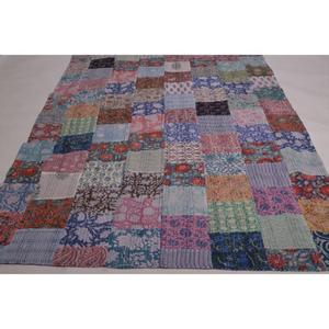 ผ้าห่มปักลายคันธาทำมือจากผ้าฝ้ายสไตล์อินเดียโบโฮ ผ้าคลุมเตียงแบบสองด้าน ของตกแต่งบ้าน - Product Image 4