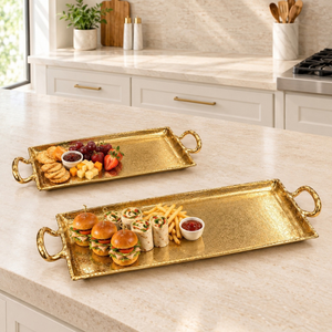 Ensemble de plateaux de service en aluminium finition or opulent, plateaux rectangulaires texturés avec poignées |   Articles de table de luxe pour la décoration de la table - Product Image 3