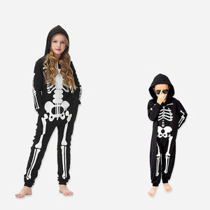 Ensemble de survêtement pour homme noir uni coupe-vent avec cagoule, logo personnalisé, marque privée, en molleton technique, style streetwear, maternité - Product Image 4