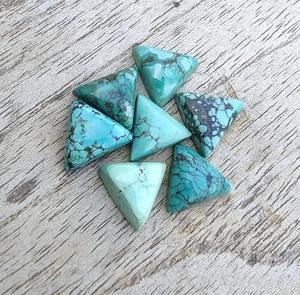 Turquoise tibétaine naturelle, forme triangulaire, cabochon, pierre précieuse calibrée, pierre précieuse en vrac pour bijoux - Product Image 2