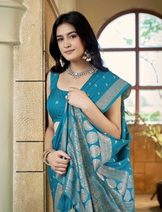 Sarees de Seda Jacquard Banarasi con Trabajo de Zari Tejido para Mujer KV, con Blusa Reversible Sin Coser (Azul) Otoño - Product Image 4