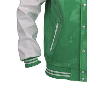เสื้อแจ็คเก็ตหนัง PVC สำหรับผู้ชาย แบบ Varsity คอตั้ง พร้อมโลโก้ด้านหน้า คุณภาพสูง ปรับแต่งได้ สไตล์ลำลอง สำหรับฤดูหนาว เหมาะกับการสวมใส่แนวสตรีท - Product Image 6