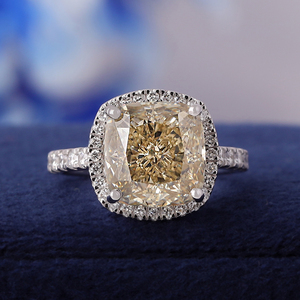 Anillo de Compromiso con Diamante Amarillo Cultivado en Laboratorio de 5 Quilates, Corte Cojín, Halo Pavé, Oro de 14k, Certificado IGI - Product Image 1
