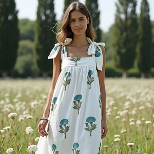 Robe Maxi Romantique Blanche Sans Manches Bleu Poussiéreux Floral Lavages Cravate-Bretelles Doublure Adya International Modèle Adyadress pour - Product Image 1