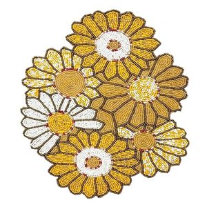 Set de table en tissu perlé bohème en forme de fleur, fait main avec motif marguerites dorées et blanches, diamètre 400 mm, épaisseur 3 mm - Product Image 1