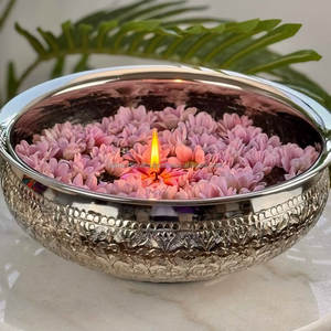 Cuenco Urli Tradicional de Metal con Borde Ancho para Flores Flotantes y Lámparas de Aceite en Salas de Pooja - Product Image 6