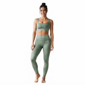 Conjunto de Yoga Verde Oliva para Mujer, Top Deportivo con Cuello Cuadrado y Lavado Ácido, Leggings Largos de Cintura Alta, Ropa Deportiva para Gimnasio y Fitness - Product Image 3