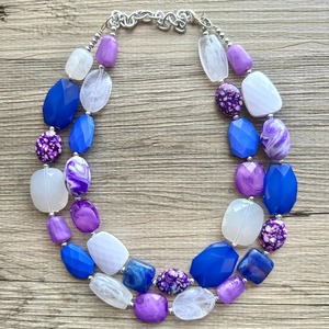 Collier tendance en résine fait main au design attrayant - Product Image 4