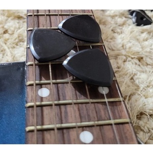 Púas de Guitarra de Cuerno Natural Hechas a Mano, Plectro Triangular, Suaves, Duraderas y Ecológicas para Guitarra Acústica y Eléctrica - Product Image 2