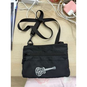 Sac bandoulière personnalisé avec logo, en toile de coton 12 oz, impression UV et sérigraphie, pour cadeau d'entreprise, faible MOQ, fabriqué en Thaïlande - Product Image 2
