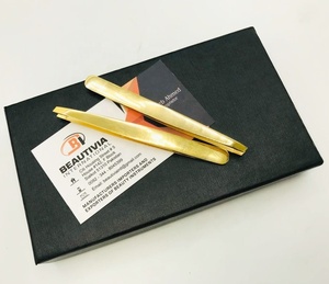 Pinzas de belleza chapadas en oro, nuevo diseño elegante, venta al por mayor, pinzas para cejas inclinadas de acero inoxidable sólido, pinzas para desplumar el cabello - Product Image 2