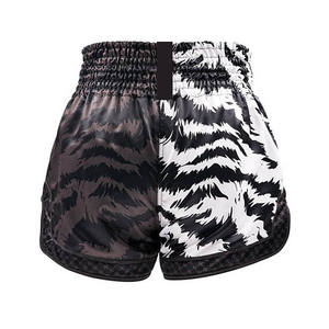 Shorts de Muay Thai en tissu satiné pour la boxe, le karaté, l'entraînement en salle de sport, les combats, équipement d'entraînement professionnel pour les arts martiaux - Product Image 2