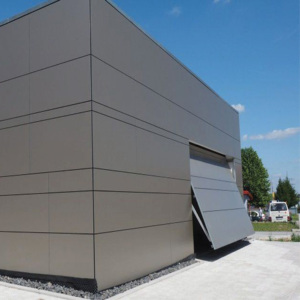 Solution de porte motorisée isolée automatique à haute sécurité pour entrepôts, usines, garages et usage commercial - Product Image 1