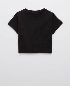 Haut court à manches courtes respirant pour femmes, haut de fitness doux pour l'entraînement avec broderie et motif à carreaux - Product Image 4