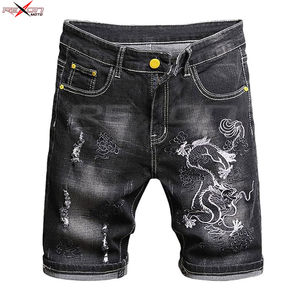Shorts en jean personnalisés pour hommes, fabricant OEM au Pakistan, parfaits pour la mode estivale, les tenues urbaines et le confort quotidien. - Product Image 6