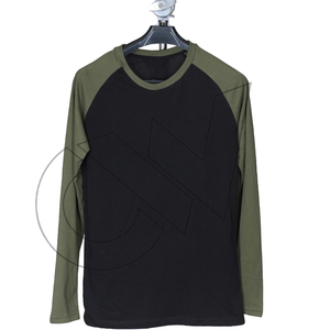 Camiseta de Manga Corta Raglán para Hombre 2027, Color Negro y Verde Oliva en Contraste, Cuello Redondo Informal, 100% Algodón Jersey, Corte Regular - Product Image 1