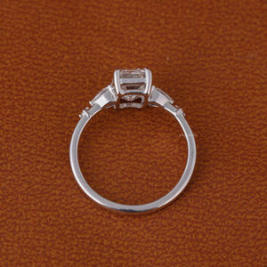 Anillos de Diamantes Cultivados en Laboratorio con Corte Esmeralda, Certificados por IGI, de Oro Sólido de 14k, Ajustables y Personalizados para Mujer, 2026 - Product Image 6