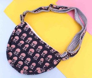 Bolsa de Cosméticos Acolchada con Estampado Floral, Bolsa de Aseo con Cierre, Estuche de Maquillaje de Algodón para Viajes y Uso Diario - Product Image 1