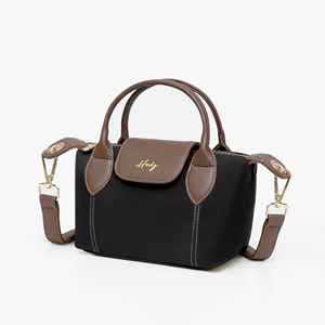 Sac à bandoulière carré portable en cuir synthétique imperméable de qualité supérieure pour femme, collection Printemps-Été 2025 - Product Image 4