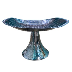 Soporte de pastel de boda de Metal personalizado hecho a mano, forma redonda, pieza única, servidor de pastel con acabado plateado, precio al por mayor - Product Image 1