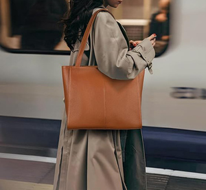 Sac à main pour femme de haute qualité, élégant et tendance, sac à bandoulière, sac fourre-tout en cuir de vachette véritable, personnalisable OEM, vente en gros - Product Image 3