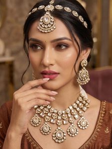 Rhodium Plated Zinc Alloy <b>Pearl</b> Jewelry <b>Set</b> with Crystal Rhinestone <b>Necklace</b> and Earring Chunky Choker for Wedding Party Bride - Product Image 5