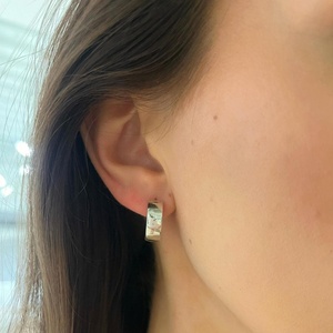 Two Tone Hinged Huggie <b>Hoop</b> <b>Earrings</b> 14K <b>Solid</b> Gold 15 mm Reversible Minimalist Chunky Solitaire Everyday Fine Jewelry Wholesale - Product Image 2