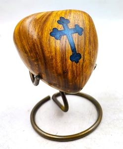 Elegant Wooden Heart Shape <b>Keepsake</b> Cremation Urn <b>Memorial</b> Ash Holder Featuring Decorative Secure Lid And Smooth Finish - Product Image 4