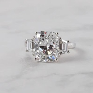 Anillo de Moissanita de 3CT con Corte Cojín y Tres Piedras, Plata 925 Original, para Aniversario, Fiesta, Promesa, Joyería para Amigos - Product Image 1