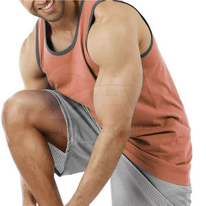 Camiseta sin mangas para hombre, estilo racerback, para entrenamiento, gimnasio, con aberturas anchas en las axilas, personalizable - Product Image 5