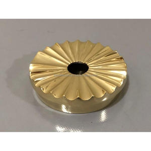 Cendrier Couronne en laiton massif Conteneur de cendres de cigares et de cigarettes Cendriers portables Vaisselle de bureau et de maison Cendrier unique Ventes - Product Image 6