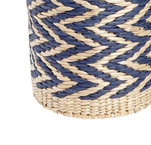 Panier à linge rond en jacinthe d'eau naturelle, fait main, avec design bicolore, pour le rangement en gros - Product Image 4
