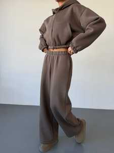 Ensemble de survêtement court tendance streetwear, coupe régulière, avec broderie personnalisée, OEM, ODM, vente en gros, marque privée, vêtements de sport - Product Image 3