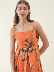 Vestido Elegante con Estampado Floral Naranja, Corte Ajustado y Evase, Ideal para Fiestas, Bodas y Eventos de Lujo, Disponible a Precio de Mayoreo - Product Image 3
